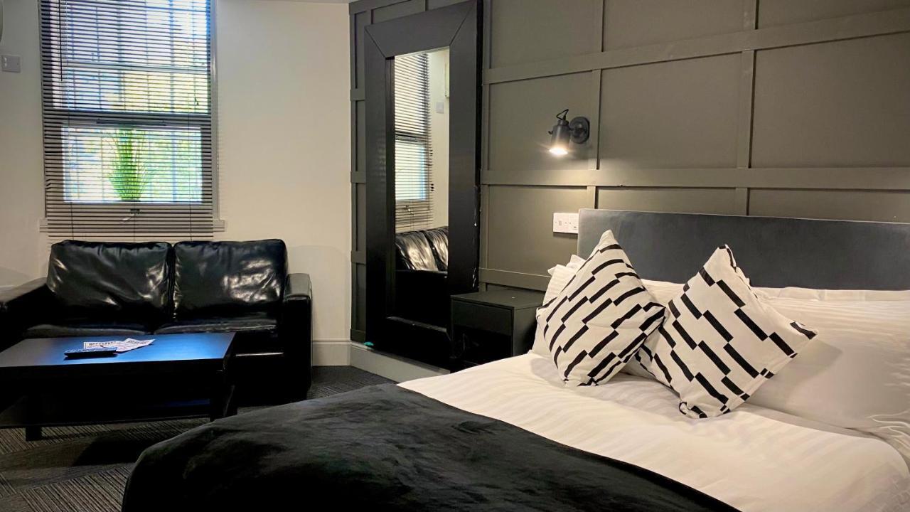 Siberia Bar&Hotel Aberdeen Bagian luar foto