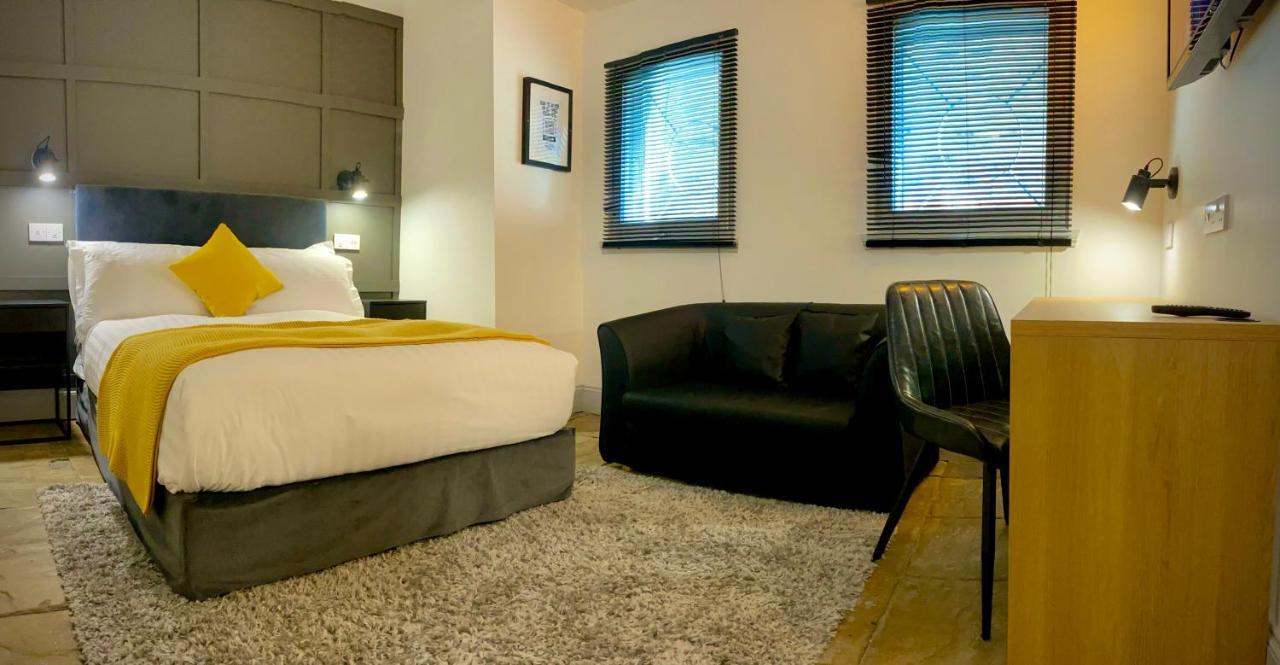 Siberia Bar&Hotel Aberdeen Bagian luar foto