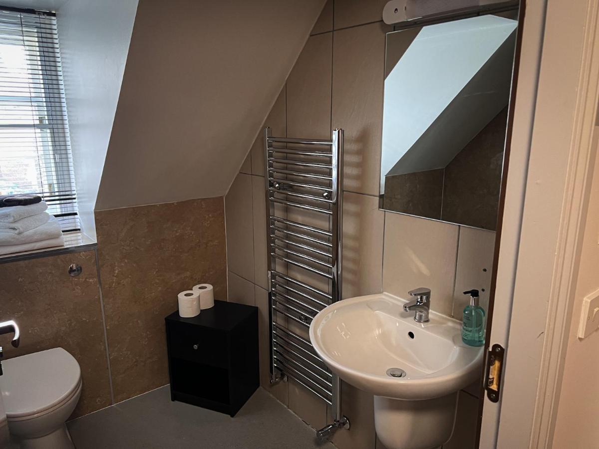 Siberia Bar&Hotel Aberdeen Bagian luar foto