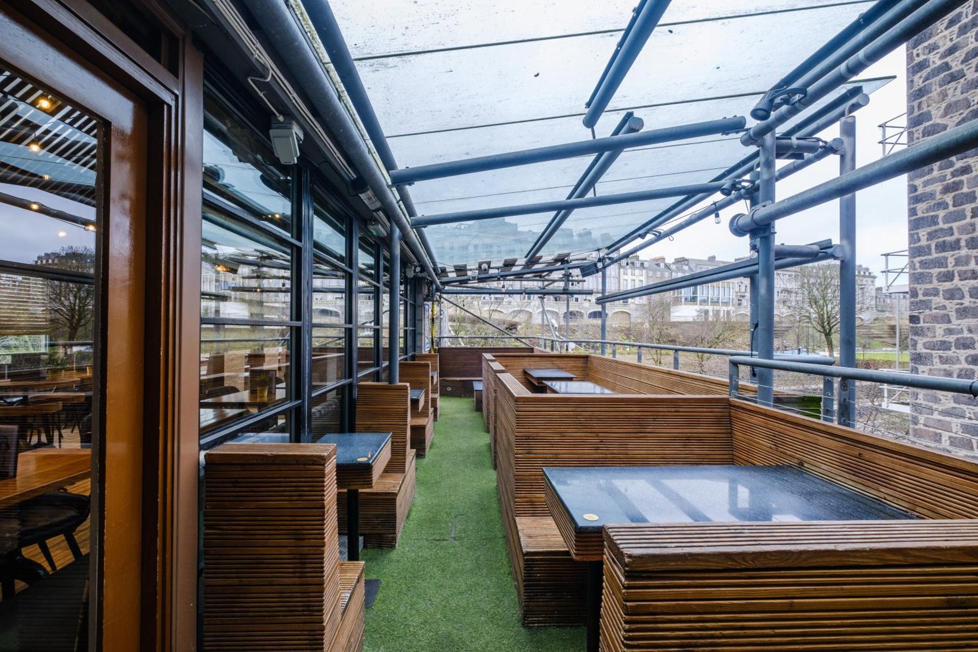Siberia Bar&Hotel Aberdeen Bagian luar foto
