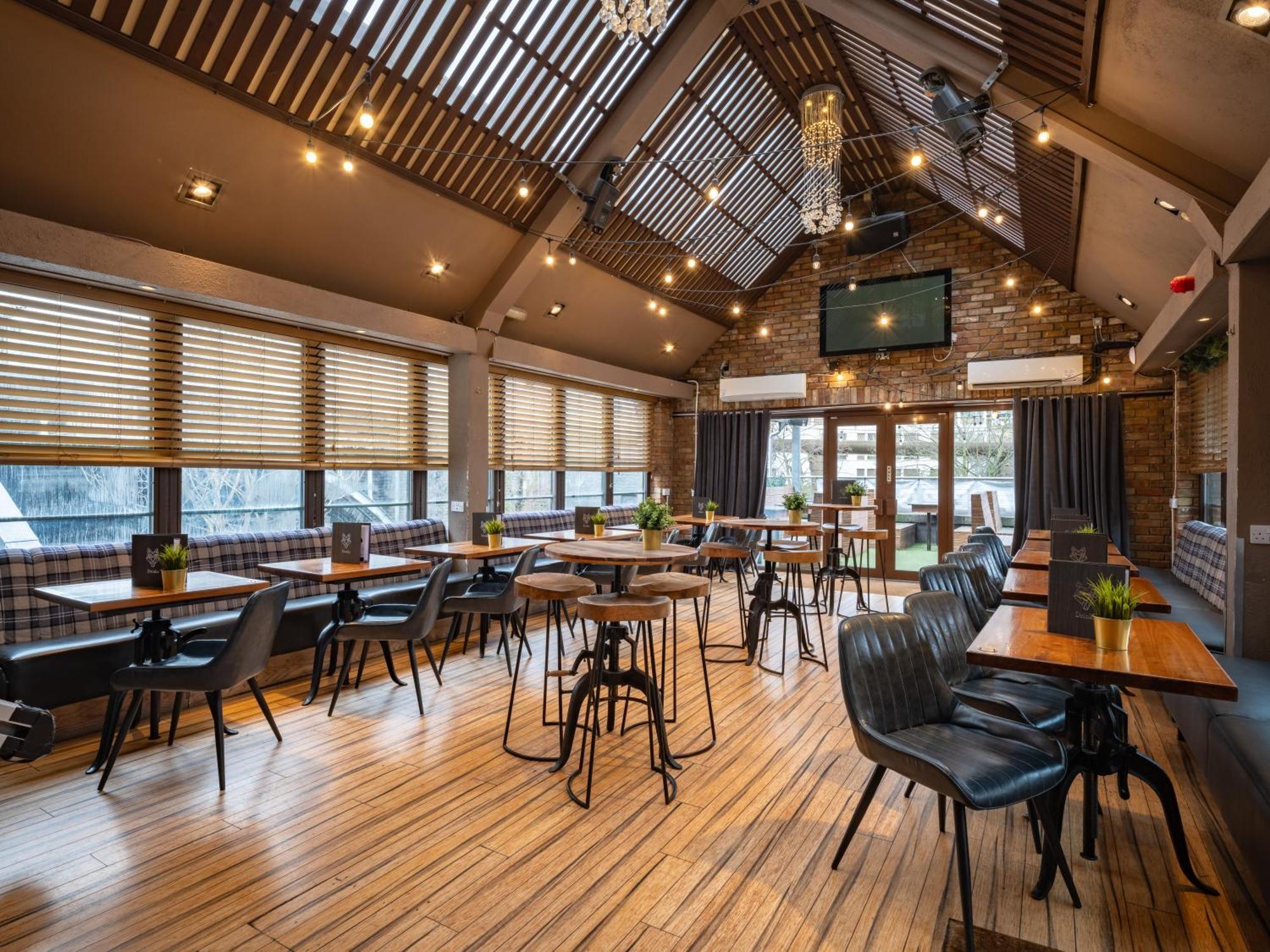 Siberia Bar&Hotel Aberdeen Bagian luar foto