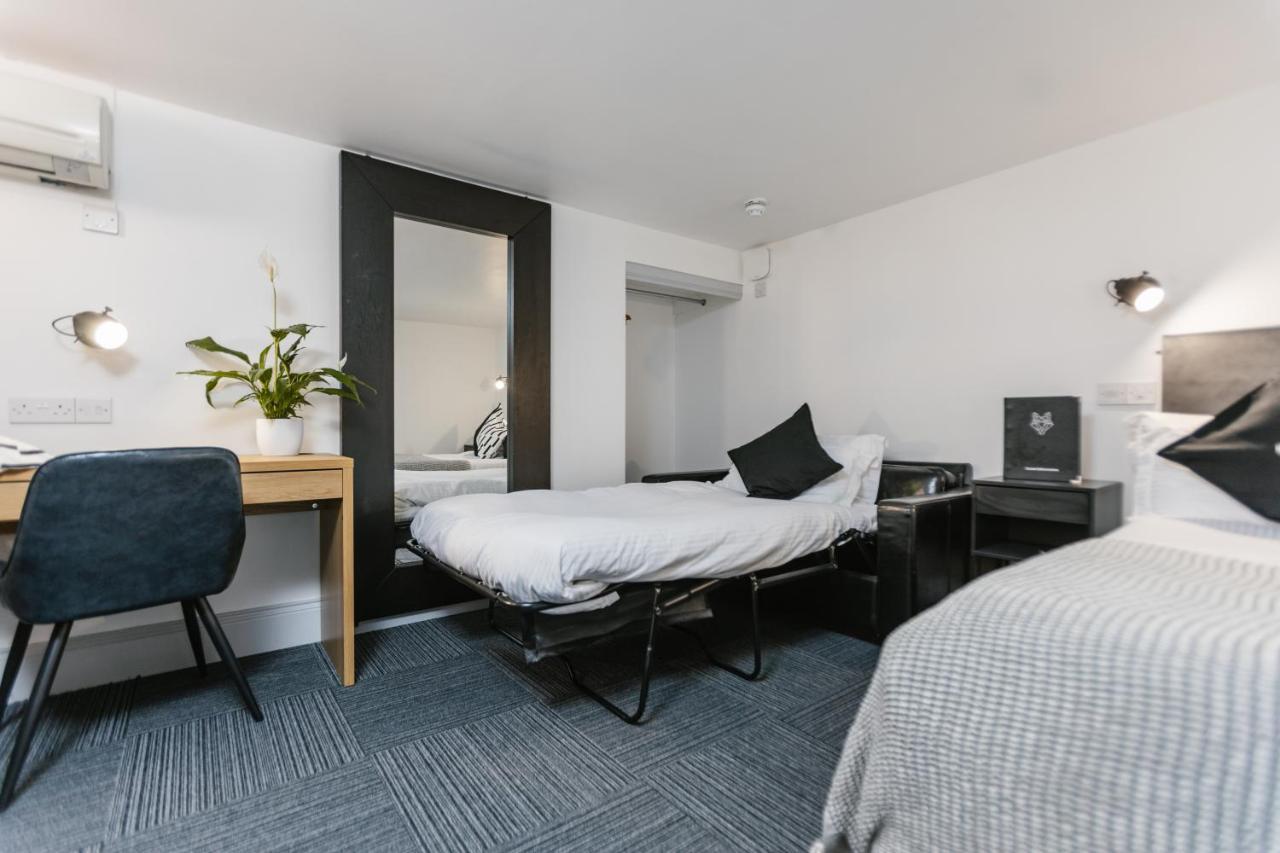 Siberia Bar&Hotel Aberdeen Bagian luar foto